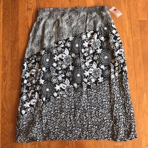 NWOT Woman’s Skirt Size 2X